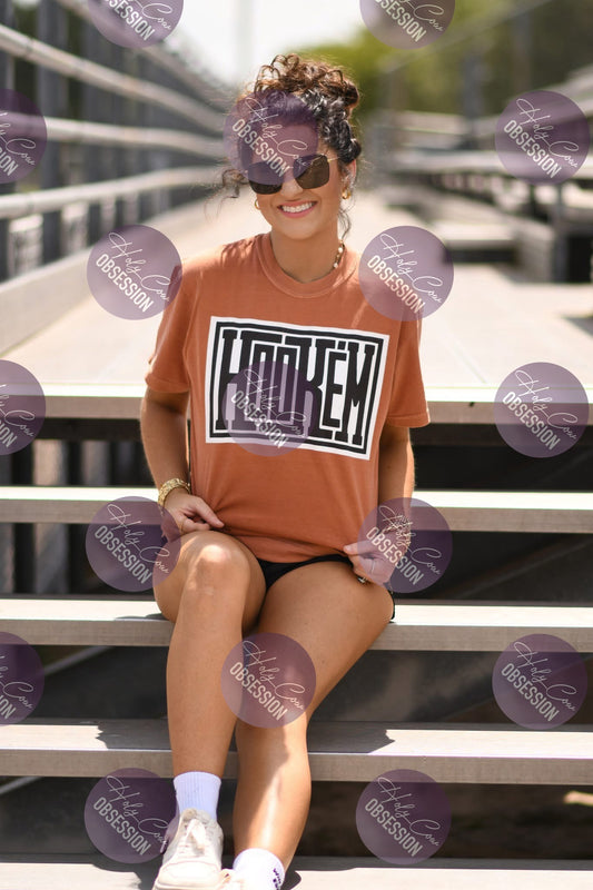 🤟🏼HOOKEM’ TEE 🤟🏼